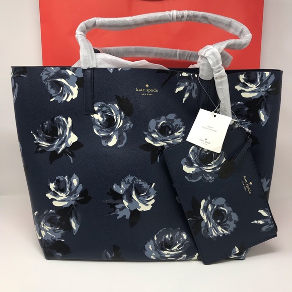 kate spade Handbags - ➕ Kate spade reversible arch place multi navy
